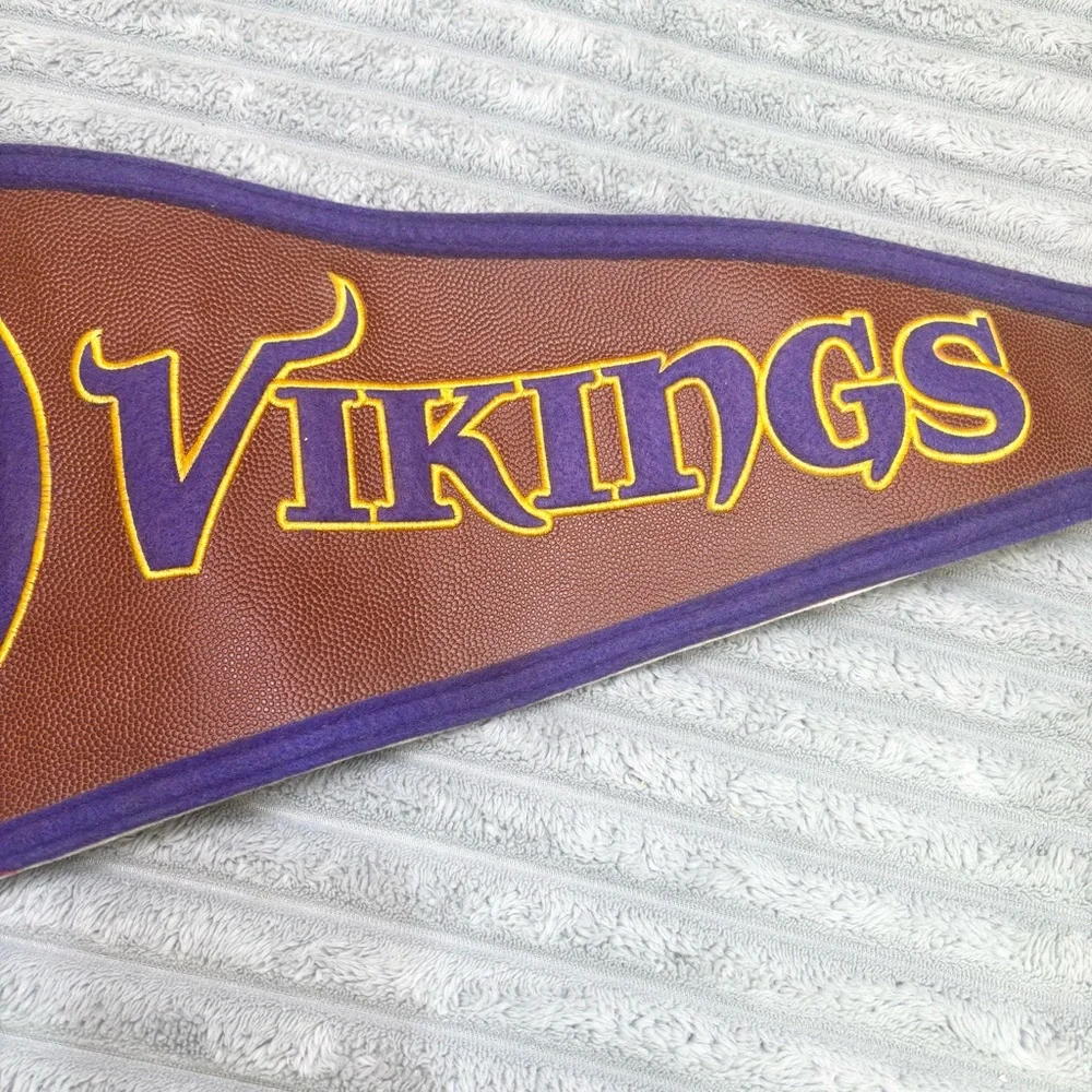 NFL Pigskin Collection Genuine Wool Blend‎ Decor Minnesota Vikings Flag